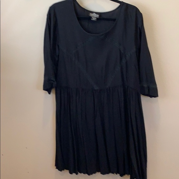 Black drop waisted dress. - Picture 1 of 3